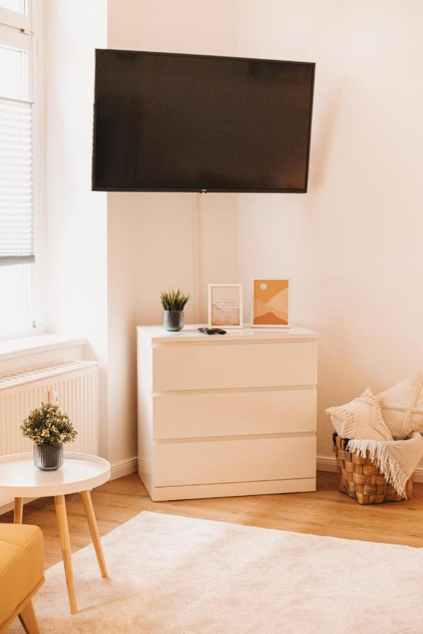 מגדבורג Studio Apartment Im Zentrum Mit Parkplatz & Neuem Badezimmer מראה חיצוני תמונה